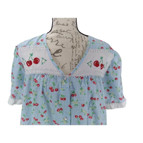 VTG Pleasant Memories Floral cherry blue gingham pattern Snap button nihtdress M - Picture 13 of 16